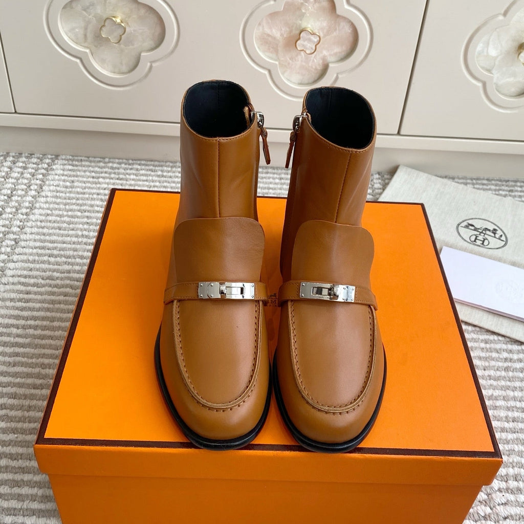 HM 25S KELSY ANKLE BOOT IN BROWN LAMBSKIN WITH SILVER HARDWARE