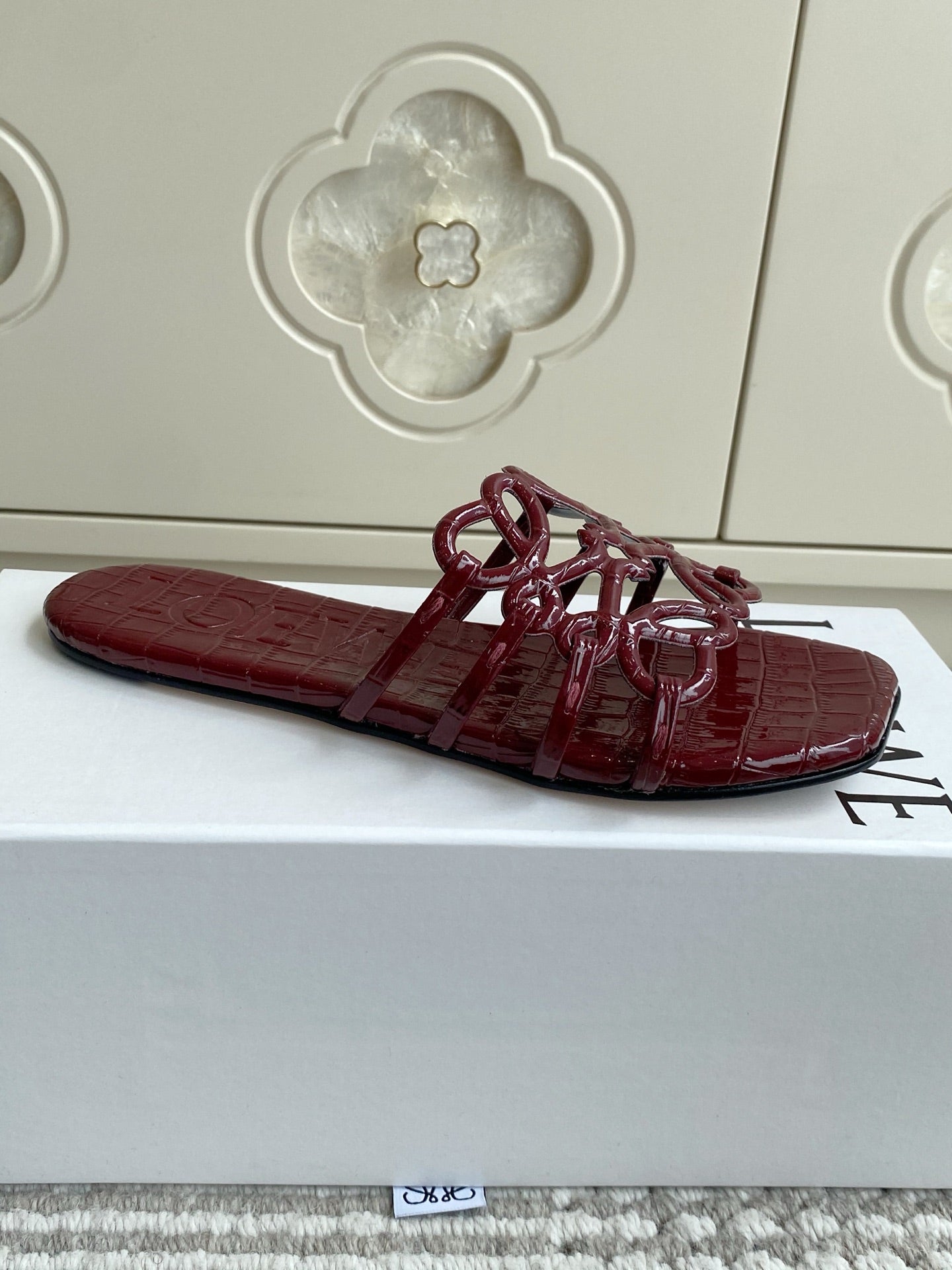 LOEWE 26S SLIDE SANDALS IN BURGUNDY RED CROC-EMBOSSED PATENT CALFSKIN