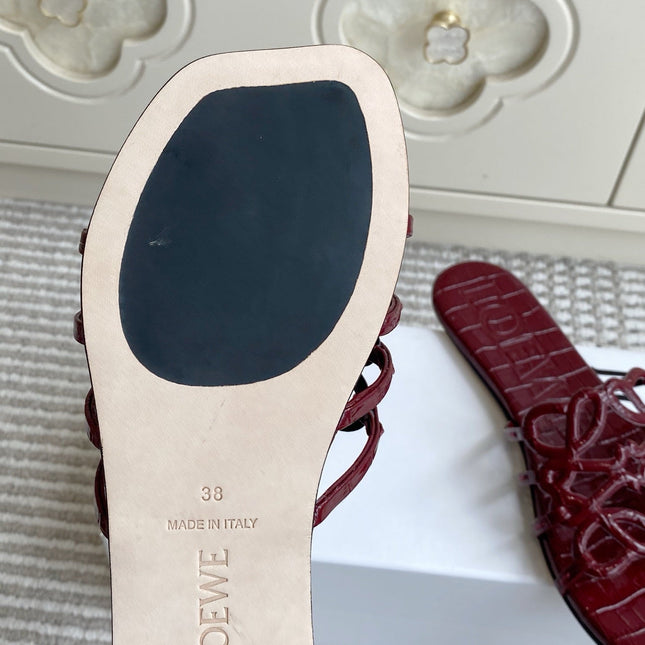 LOEWE 26S SLIDE SANDALS IN BURGUNDY RED CROC-EMBOSSED PATENT CALFSKIN