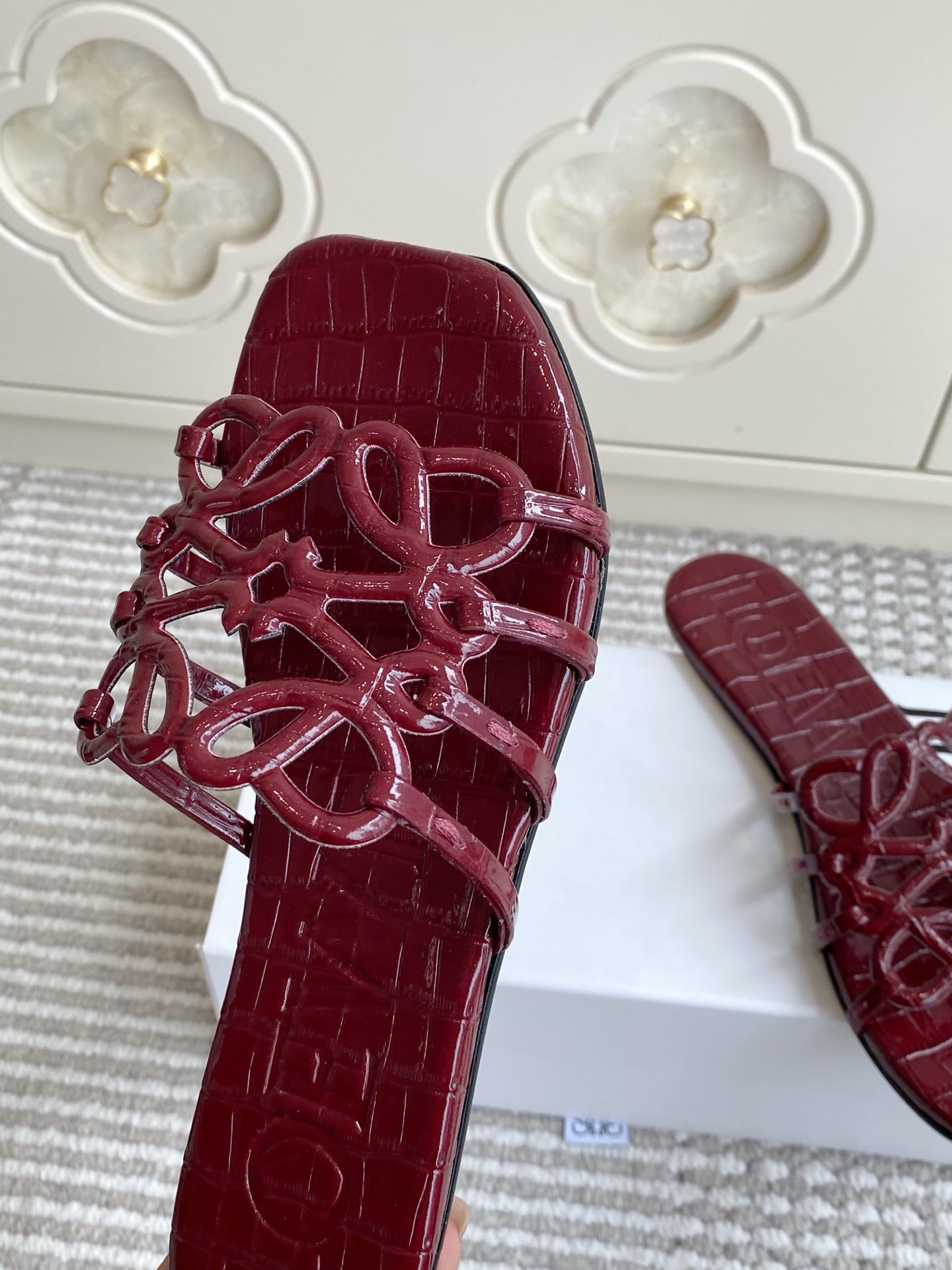 LOEWE 26S SLIDE SANDALS IN BURGUNDY RED CROC-EMBOSSED PATENT CALFSKIN