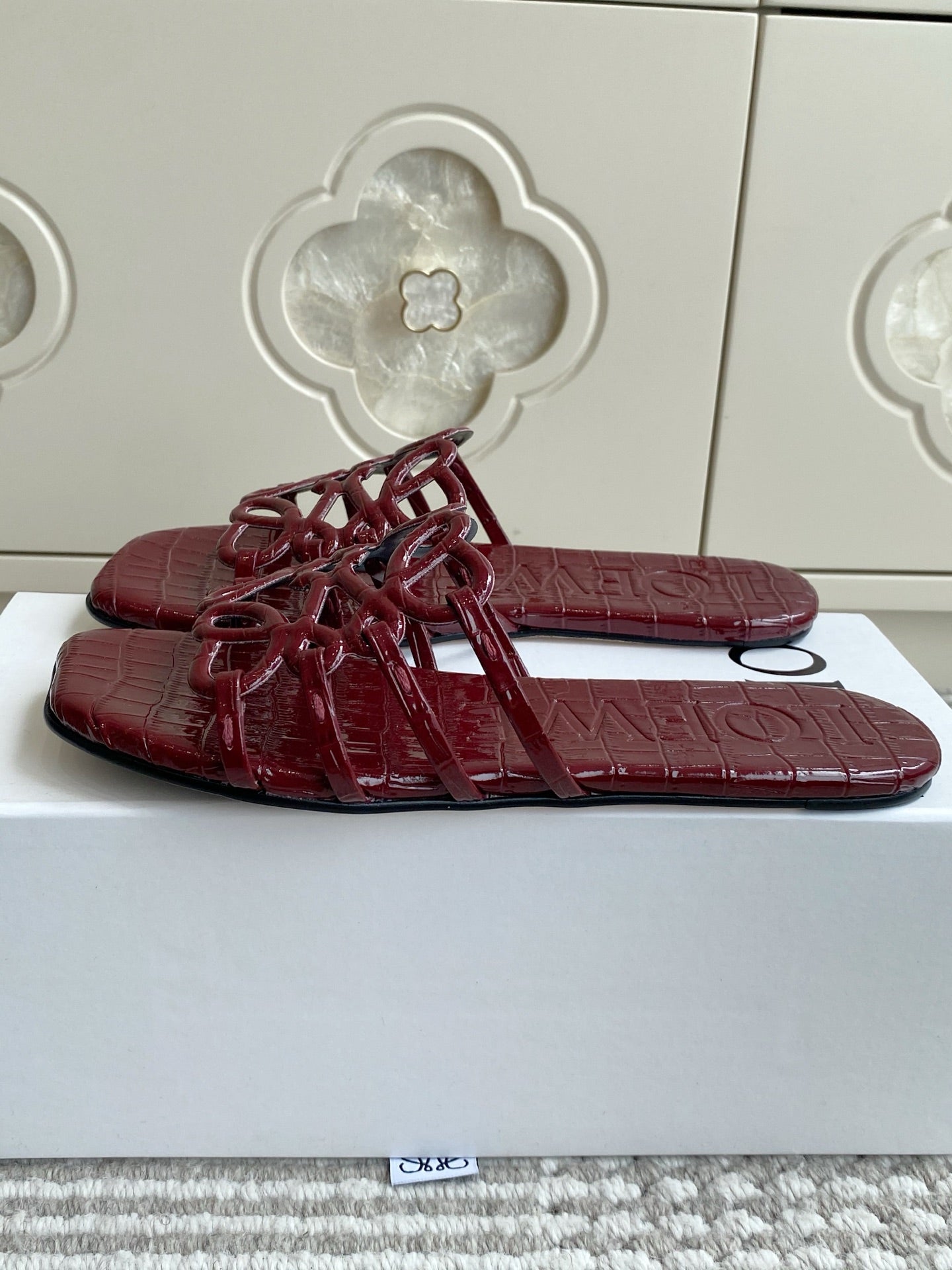 LOEWE 26S SLIDE SANDALS IN BURGUNDY RED CROC-EMBOSSED PATENT CALFSKIN
