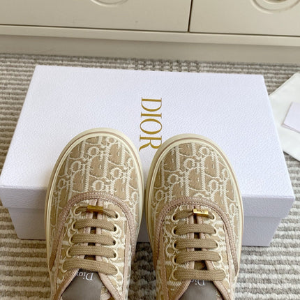 DIOR 26S LOW TOP SNEAKERS IN BEIGE OBLIQUE CANVAS