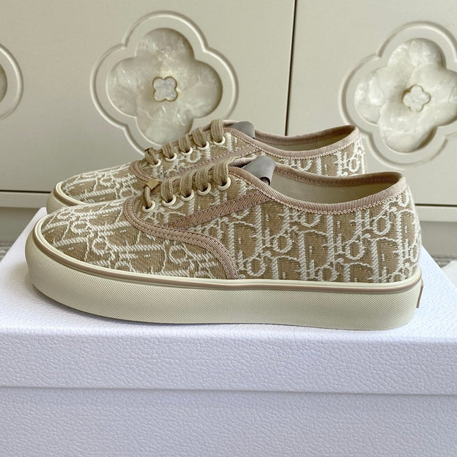 DIOR 26S LOW TOP SNEAKERS IN BEIGE OBLIQUE CANVAS