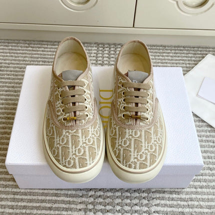 DIOR 26S LOW TOP SNEAKERS IN BEIGE OBLIQUE CANVAS