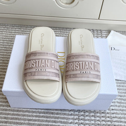 DIOR 26S DWAY SLIDES IN WHITE AND BLUSH PINK RUBBER SOLE