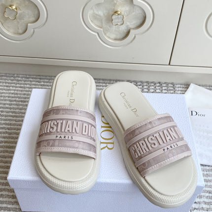 DIOR 26S DWAY SLIDES IN WHITE AND BLUSH PINK RUBBER SOLE
