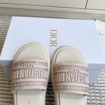 DIOR 26S DWAY SLIDES IN WHITE AND BLUSH PINK RUBBER SOLE