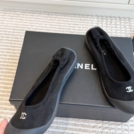 CHANEL 26S BALLET FLATS IN BLACK SUEDE AND LAMBSKIN