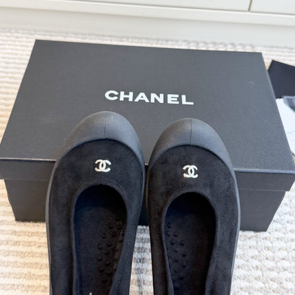 CHANEL 26S BALLET FLATS IN BLACK SUEDE AND LAMBSKIN
