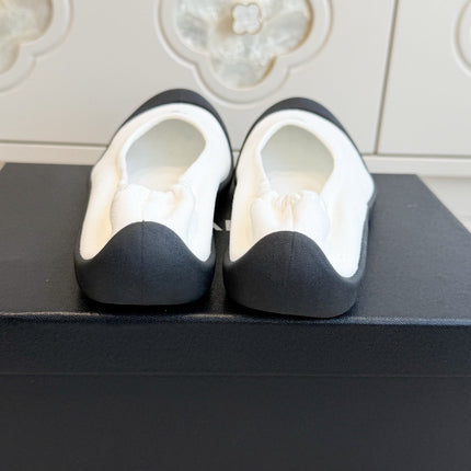 CHANEL 26S BALLET FLATS IN WHITE SUEDE AND BLACK LAMBSKIN
