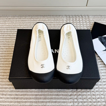 CHANEL 26S BALLET FLATS IN WHITE SUEDE AND BLACK LAMBSKIN