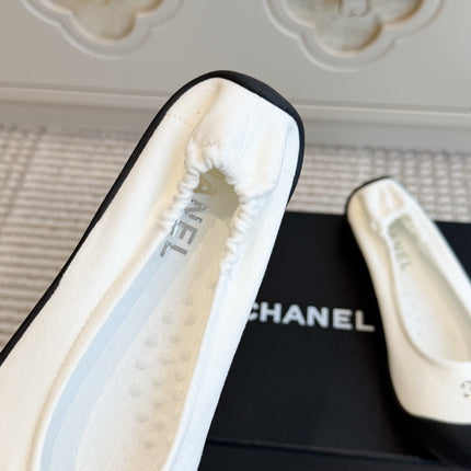 CHANEL 26S BALLET FLATS IN WHITE SUEDE AND BLACK LAMBSKIN