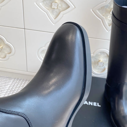 CHANEL 26S KNEE HIGH RIDING BOOTS IN BLACK CALFSKIN GOLD TONE CC LOGO BUCKLE STRAP