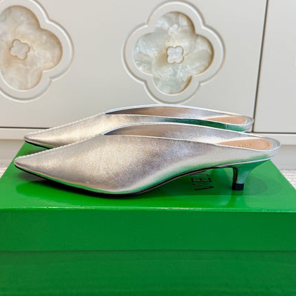 BOTTEGA VENETA 26S HIGH-HEEL MULES 40 MM IN SILVER CALFSKIN