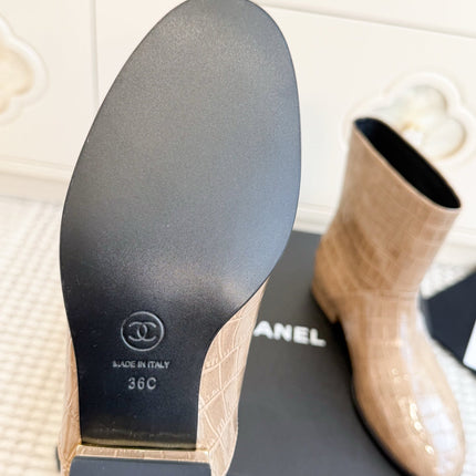 CHANEL 26S SHORT BOOTS IN BEIGE PATENT CROCODILE EMBOSSED