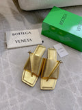 BOTTEGA VENETA 26S FLAT THONG SANDALS IN GOLD LAMBSKIN