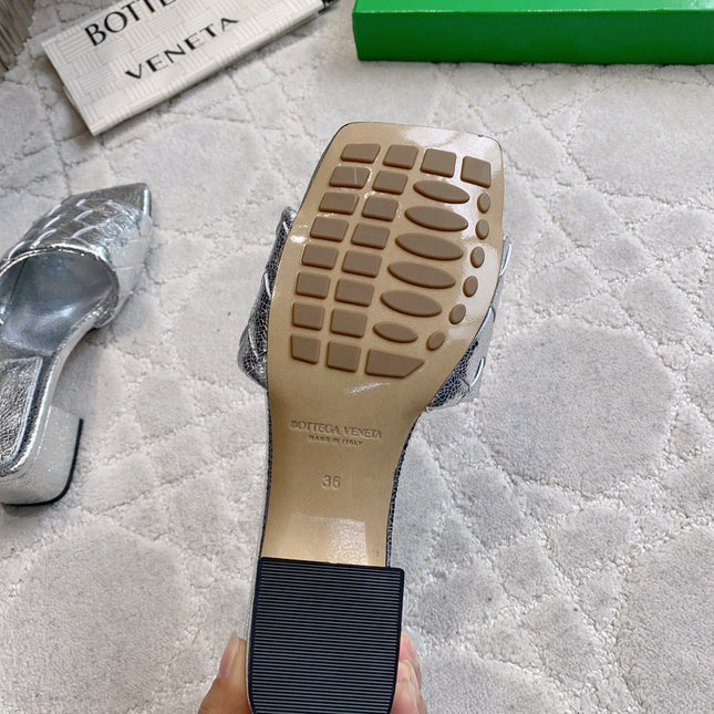 BOTTEGA VENETA 26S SQUARE-TOE SLIDE SANDALS IN SILVER LAMBSKIN