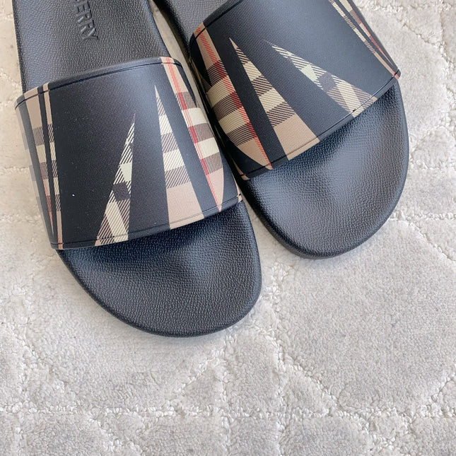 BURBERRY 26S CHECK PRINT RUBBER SLIDES IN BLACK BEIGE CALFSKIN