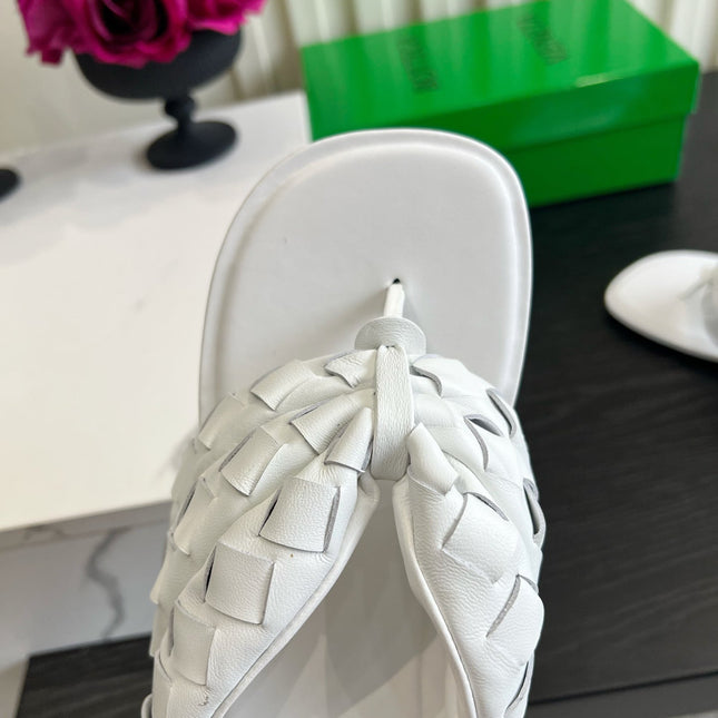 BOTTEGA VENETA 26S HIGH-HEEL THONG SANDALS 50 MM IN WHITE LAMBSKIN