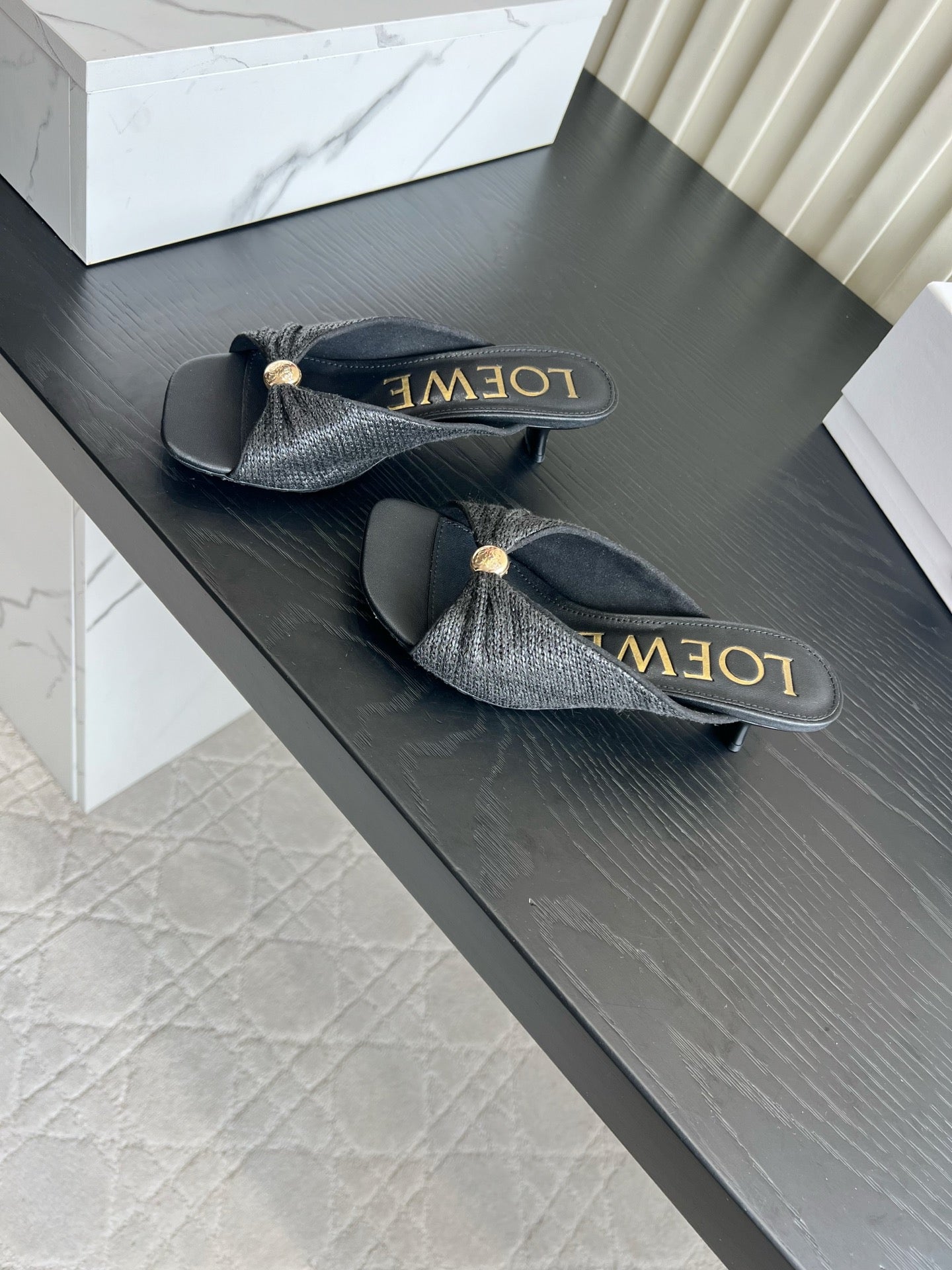LOEWE 26S HIGH-HEEL SANDALS 45 MM IN BLACK RAFFIA AND LAMBSKIN