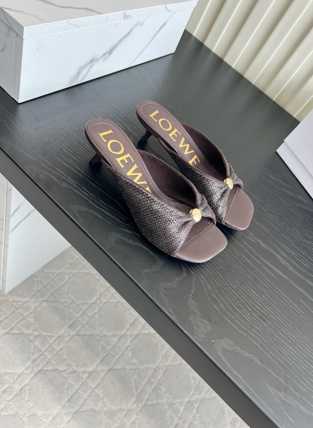 LOEWE 26S HIGH-HEEL SANDALS 45 MM IN DARK BROWN RAFFIA AND LAMBSKIN