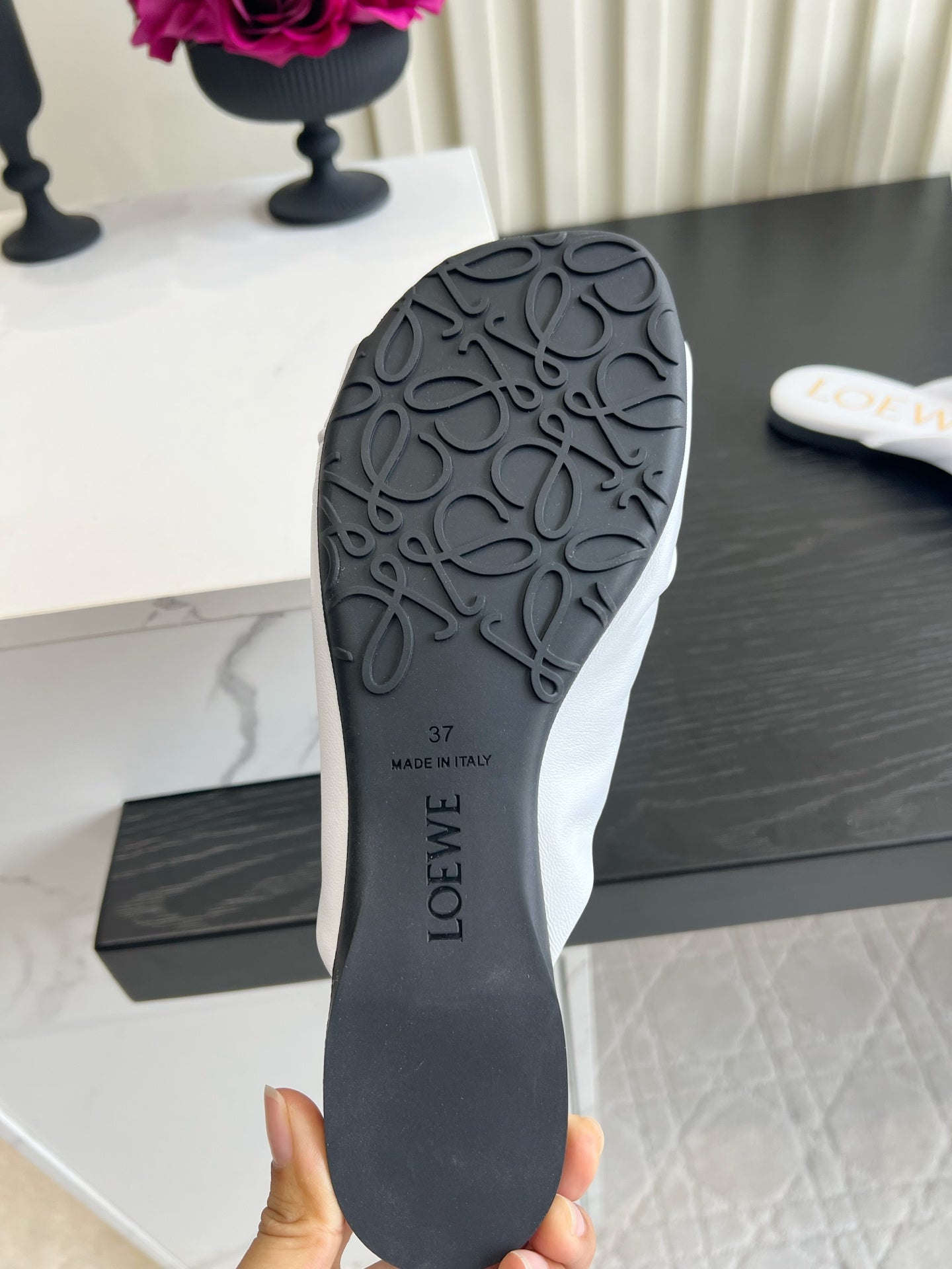 LOEWE 26S SANDALS IN WHITE LAMBSKIN