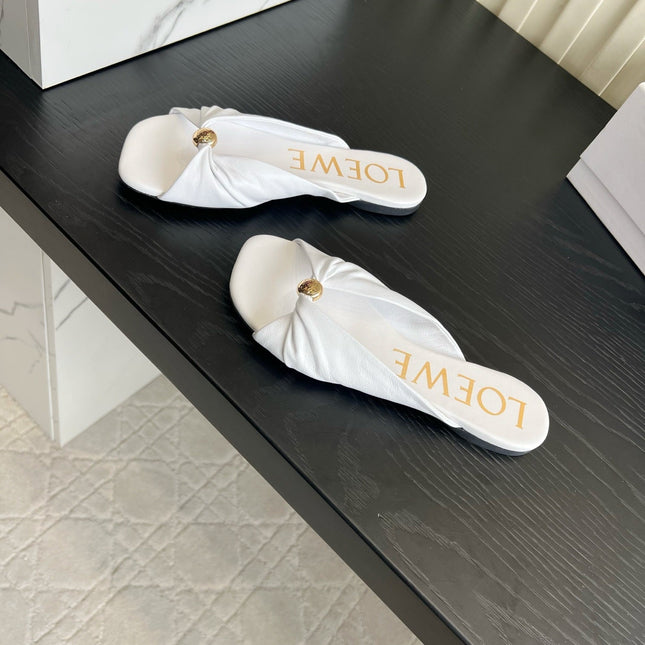 LOEWE 26S SANDALS IN WHITE LAMBSKIN
