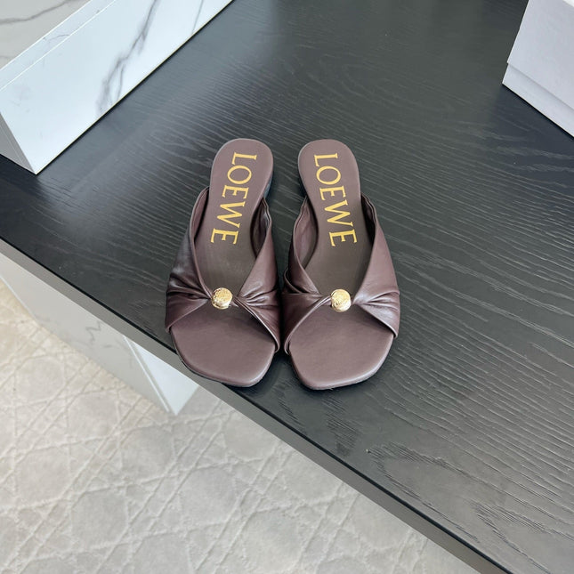 LOEWE 26S SANDALS IN BROWN LAMBSKIN