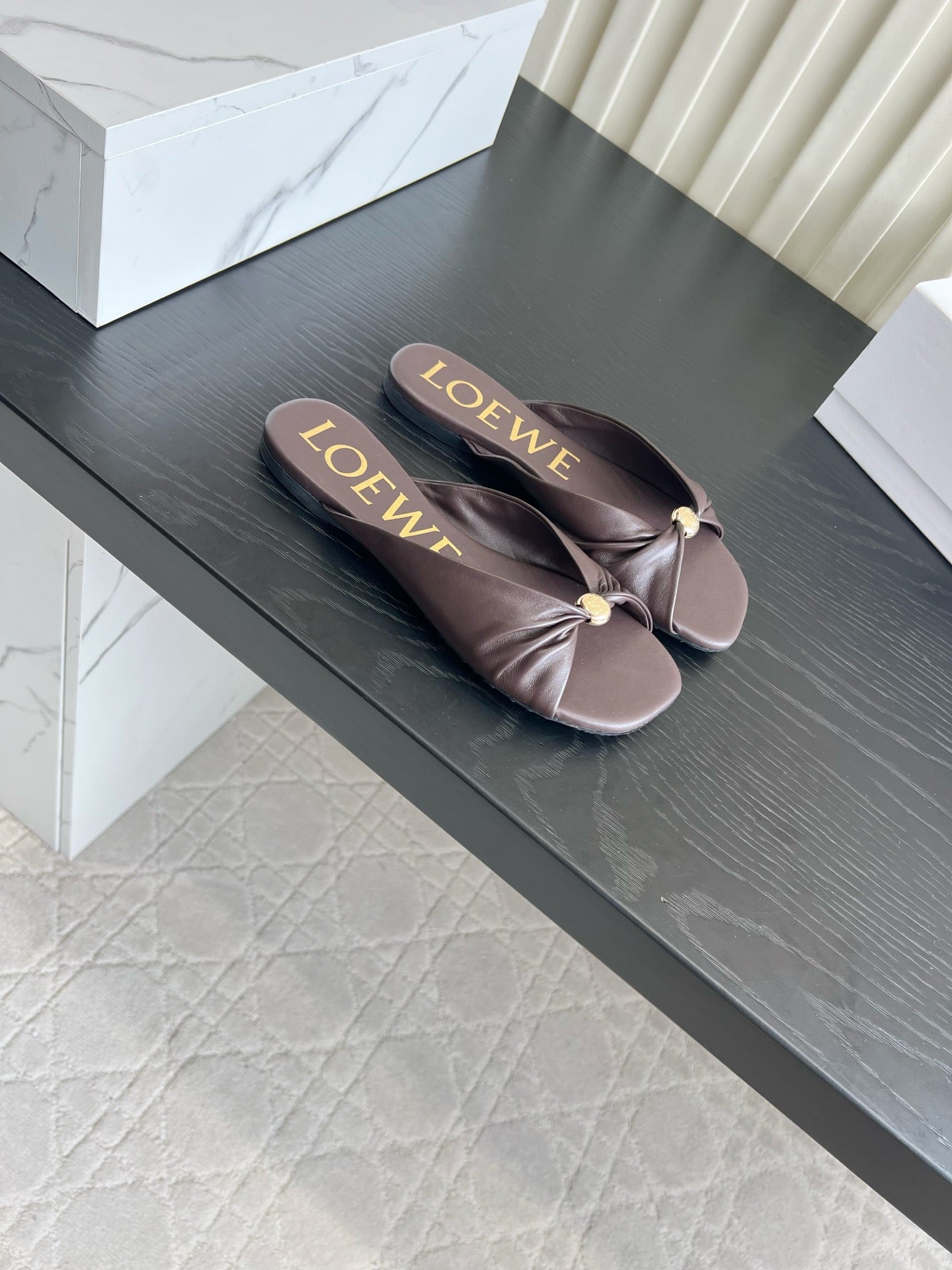 LOEWE 26S SANDALS IN BROWN LAMBSKIN