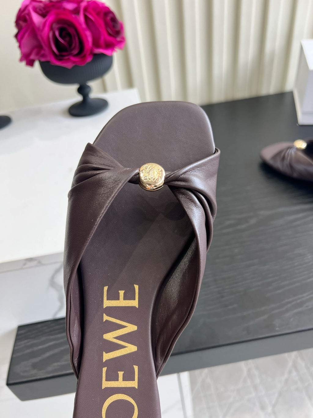 LOEWE 26S SANDALS IN BROWN LAMBSKIN