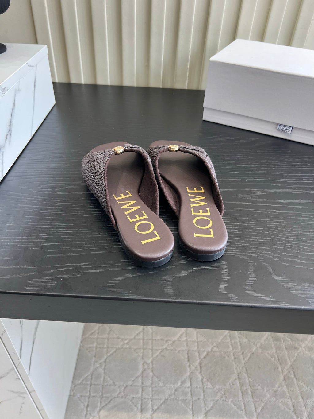 LOEWE 26S SANDALS IN DARK BROWN RAFFIA AND LAMBSKIN