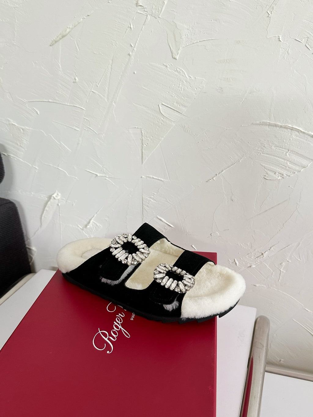 SLIDY VIV’ FUR STRASS BUCKLE MULES IN BLACK SUEDE AND CREAM SHEARLING INSOLE