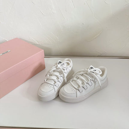 SNEAKERS SIMPLE DESIGN IN WHITE SHEEPSKIN