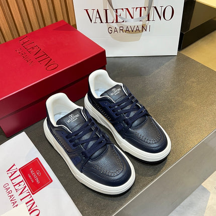 VALENTINO 26S ONESTUD SNEAKERS IN NAVY BLUE CALFSKIN