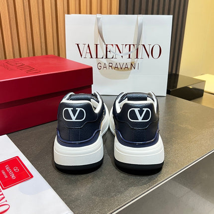 VALENTINO 26S ONESTUD SNEAKERS IN NAVY BLUE CALFSKIN