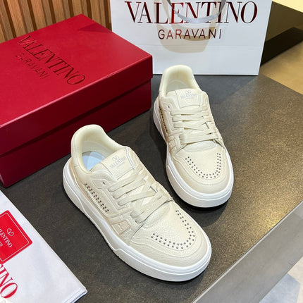 VALENTINO 26S ONESTUD SNEAKERS IN CREAM WHITE CALFSKIN