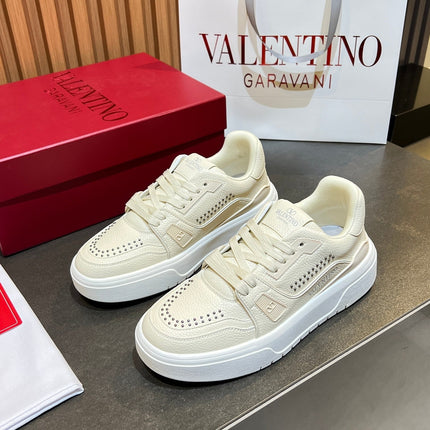 VALENTINO 26S ONESTUD SNEAKERS IN CREAM WHITE CALFSKIN