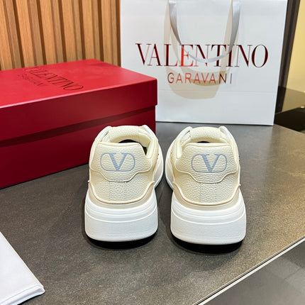 VALENTINO 26S ONESTUD SNEAKERS IN CREAM WHITE CALFSKIN