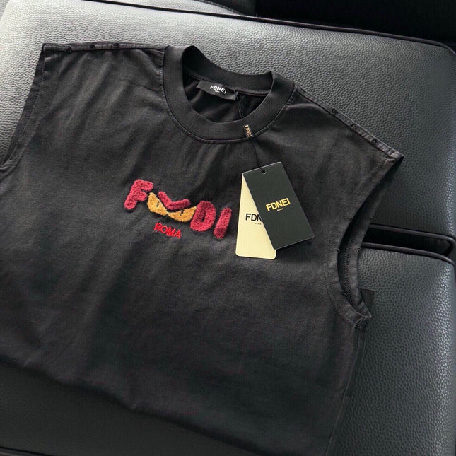 FENDI 26S SLEEVELESS T-SHIRT 158