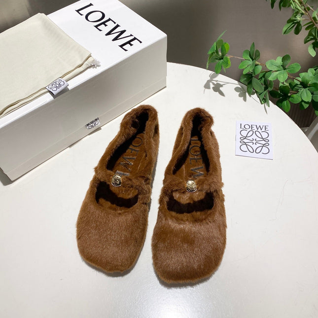 LOEWE 26S BALLET FLATS IN BROWN CARAMEL SHEARLING