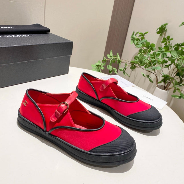 CHANEL 26S MARY JANE FLAT IN BLACK MIX RED FABRIC AND LAMBSKIN