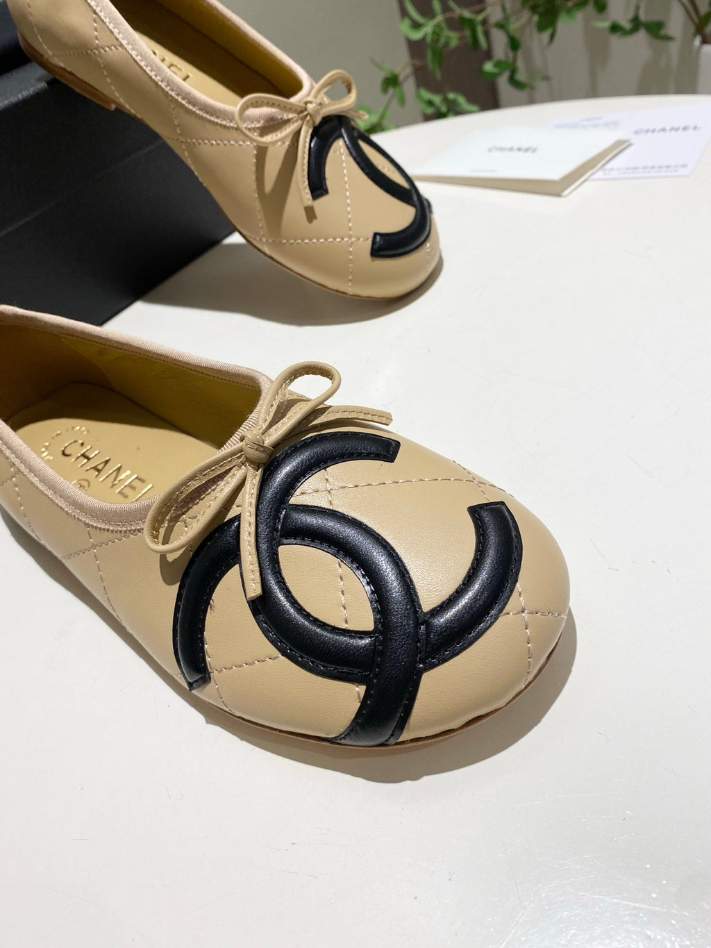 CHANEL 26S FLATS IN BEIGE LAMBSKIN WITH BOW