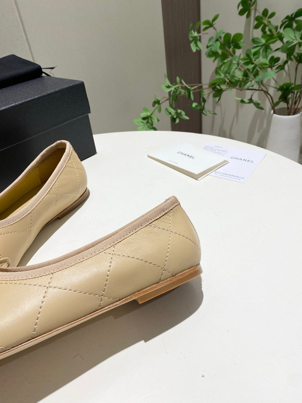 CHANEL 26S FLATS IN BEIGE LAMBSKIN WITH BOW