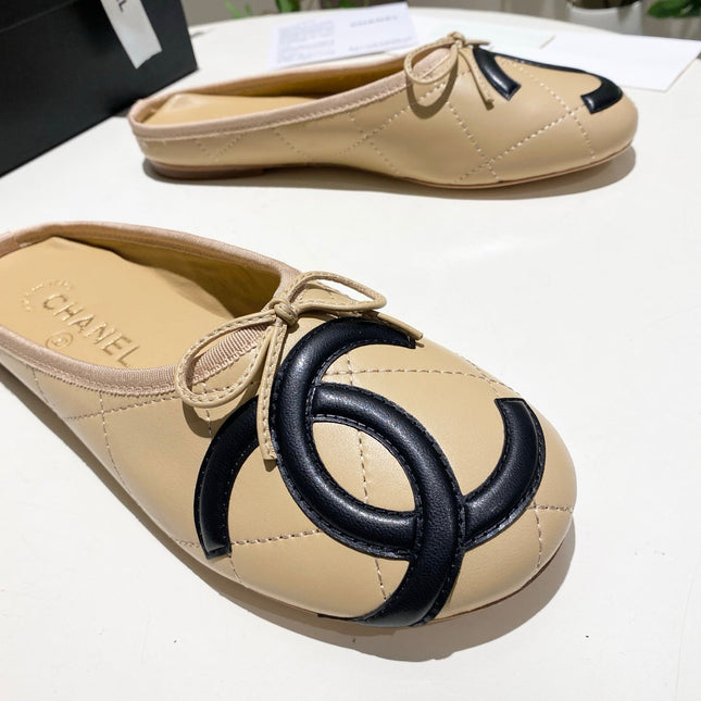 CHANEL 26S FLAT MULES IN BEIGE LAMBSKIN