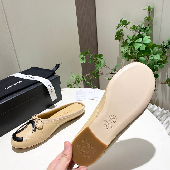 CHANEL 26S FLAT MULES IN BEIGE LAMBSKIN