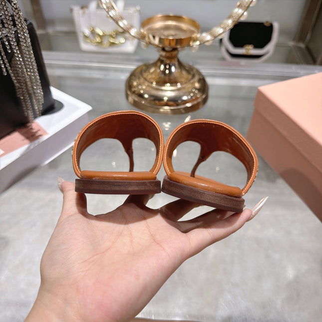 MIUMIU 26S THONG SANDALS IN BEIGE CANVAS AND COGNAC BROWN CALFSKIN LOGO