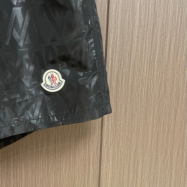 MONCLER 26S SHORTS 580