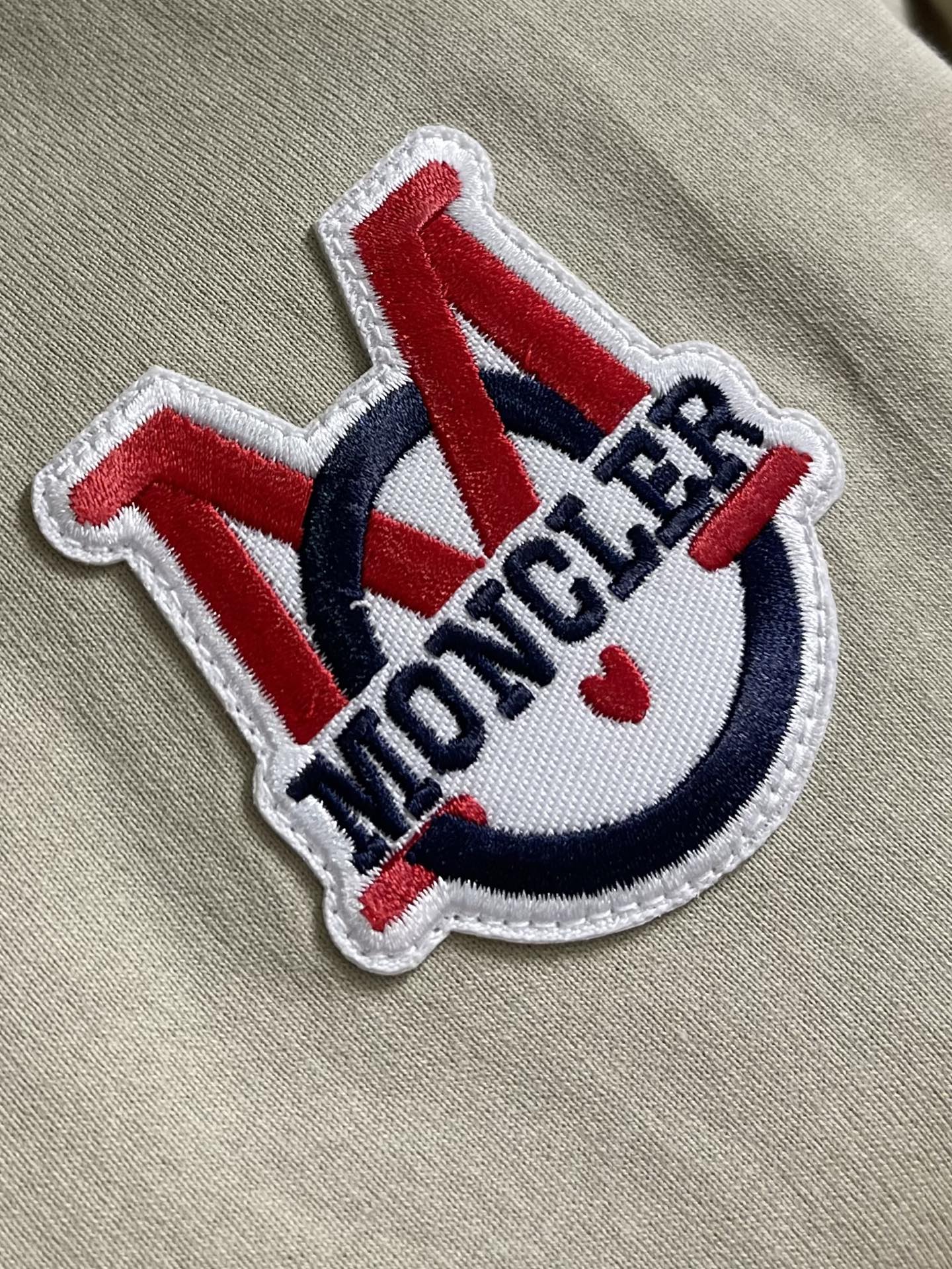 MONCLER 26S SHORT-SLEEVE T-SHIRT 689