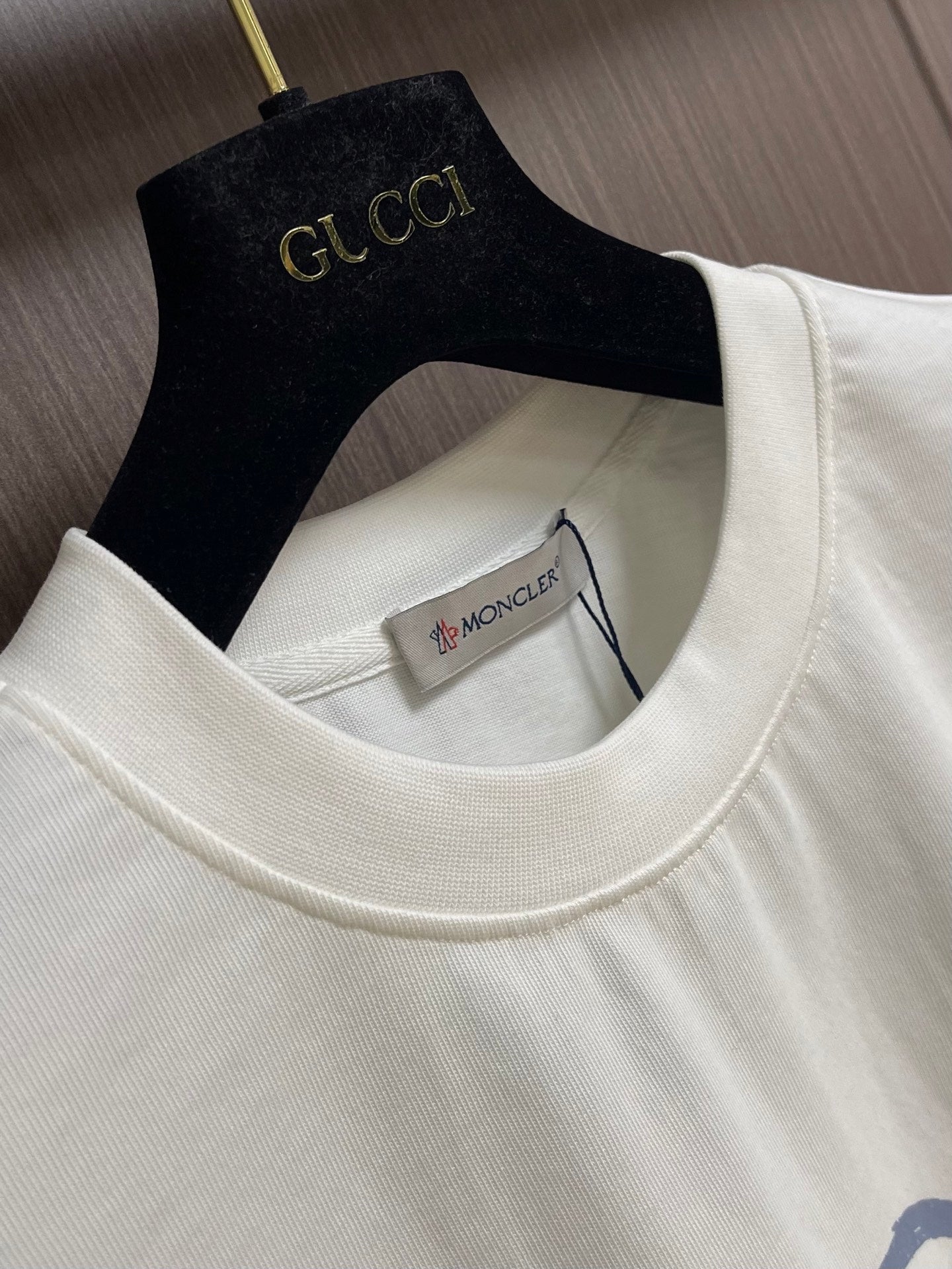 MONCLER 26S SHORT-SLEEVE T-SHIRT 689