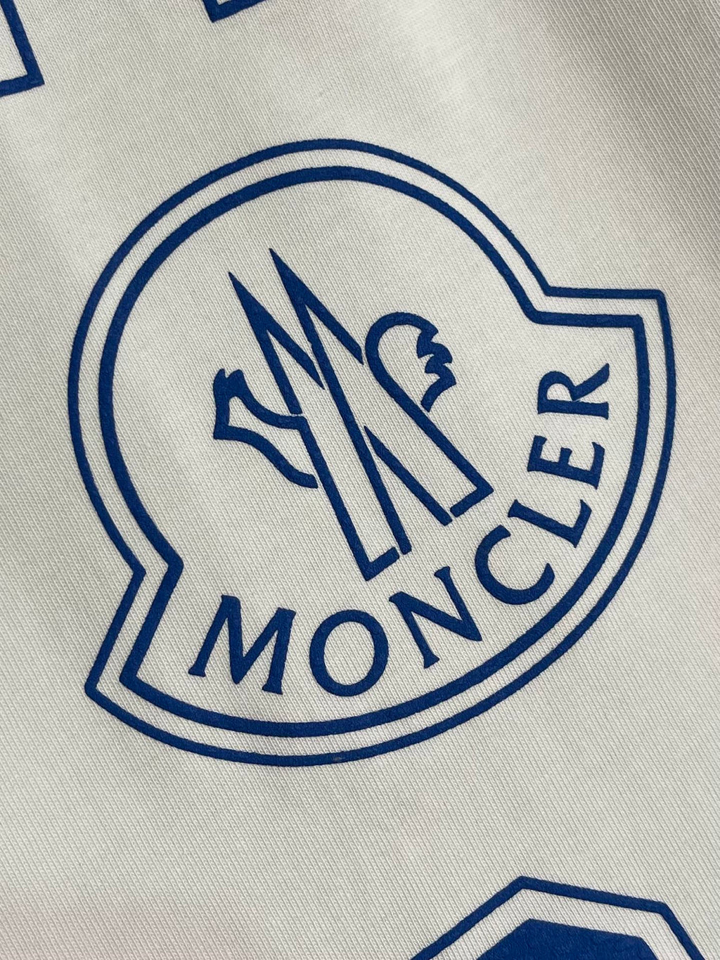 MONCLER 26S SHORT-SLEEVE T-SHIRT 687